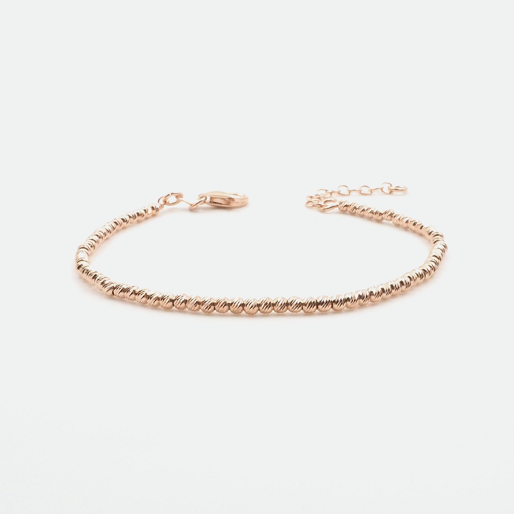 Silber Armbaender fuer Damen jetzt kaufen in unserem Onlineshop oder vor Ort in unserer Filiale in Basel